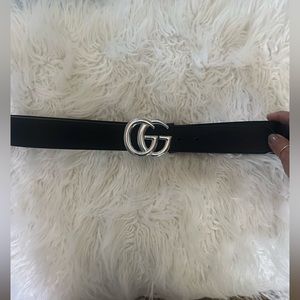Black leather GG Marmont belt